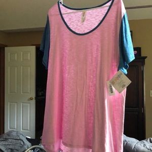 NWT LulaRoe 3x Classic T